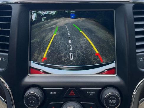 Used 2018 Jeep Grand Cherokee Limited image 20