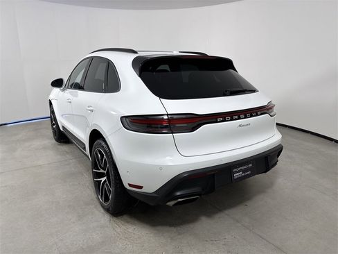Certified 2024 Porsche Macan w/ Premium Plus Package image 3