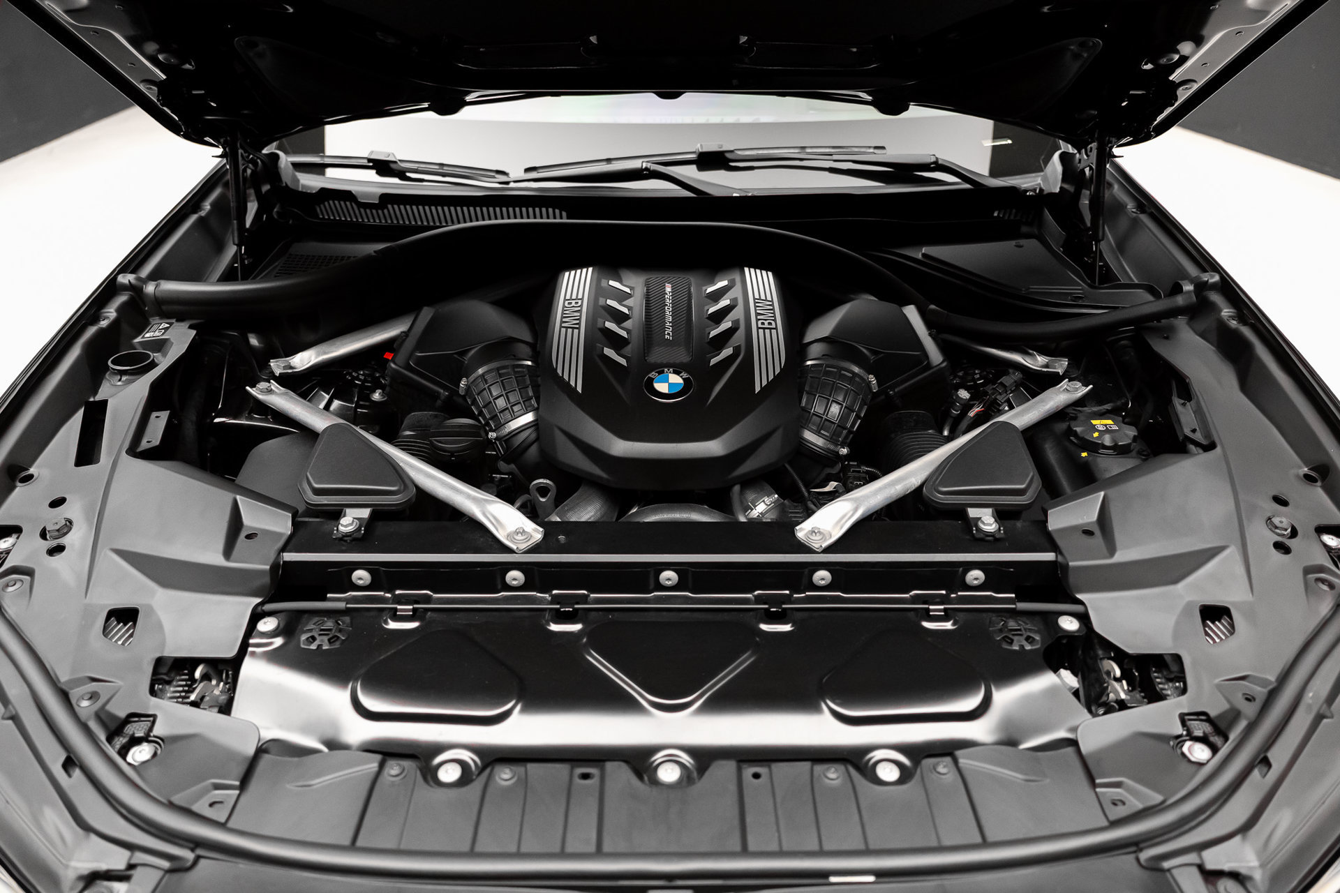 Used 2022 BMW X6 M50i w/ Premium Package AWD/4WD image 75