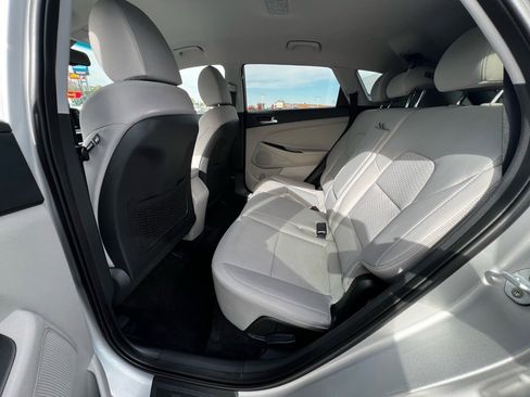 Used 2020 Hyundai Tucson Value w/ Winter Weather Package image 13