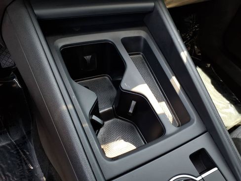 Certified 2025 Volkswagen Tiguan S FWD image 29