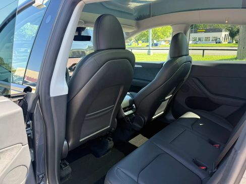 Used 2023 Tesla Model Y Long Range AWD/4WD image 12