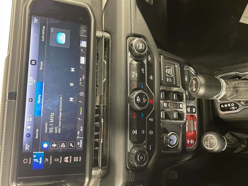 Used 2024 Jeep Wrangler Unlimited Rubicon image 20