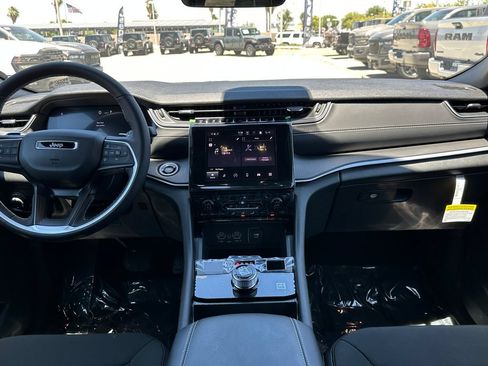 New 2026 Jeep Grand Cherokee L 2WD image 18