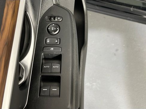 Used 2022 Honda CR-V EX image 17