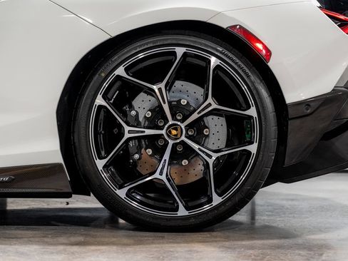 Used 2025 Lamborghini Revuelto AWD/4WD image 79