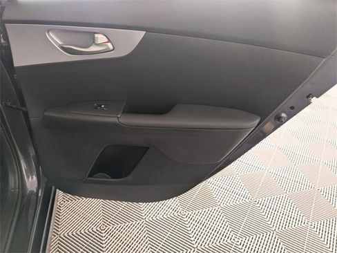 Used 2022 Kia Forte LXS w/ LXS Technology Package image 27