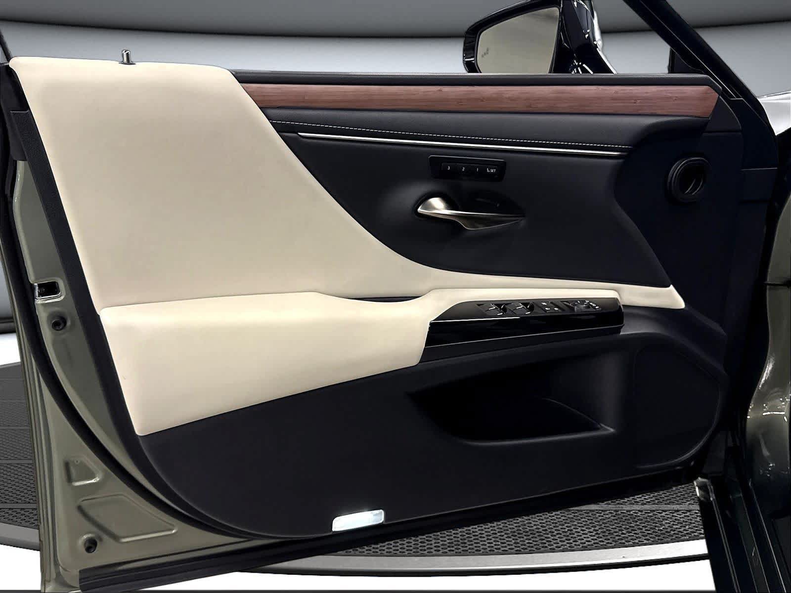 Used 2025 Lexus ES 350 w/ Premium Package FWD image 22