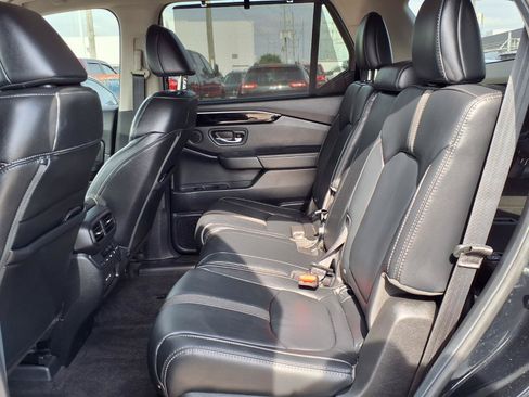 Used 2025 Honda Pilot Touring image 18
