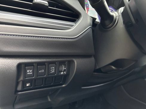Used 2025 Subaru Forester Limited w/ Protection Package (1PH) AWD/4WD image 12