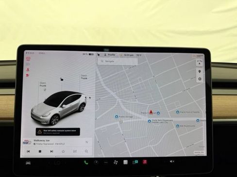 Used 2021 Tesla Model Y Long Range AWD/4WD image 29