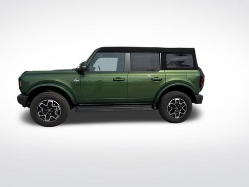 Used 2025 Ford Bronco Outer Banks image 2