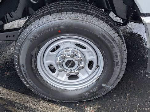 New 2026 Ford F250 XL w/ XL Chrome Package image 17