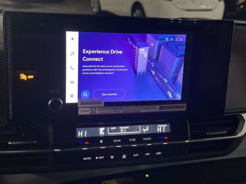 Used 2025 Toyota Sienna LE image 20