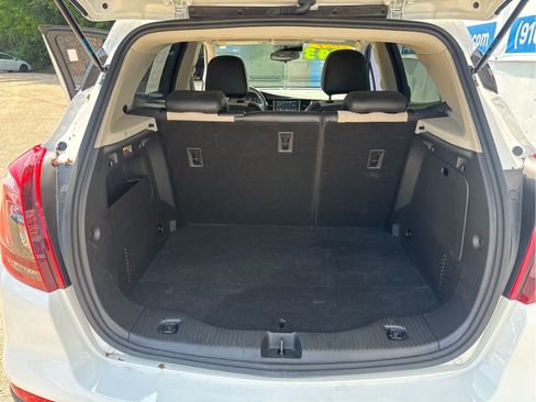 Used 2021 Buick Encore Preferred w/ Safety Package II FWD image 37