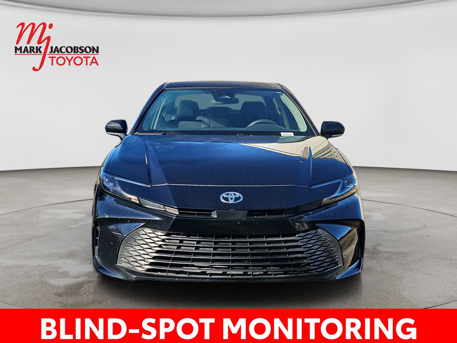 Used 2025 Toyota Camry LE FWD image 3