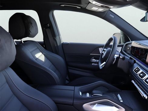 New 2026 Mercedes-Benz GLS 450 4MATIC image 10
