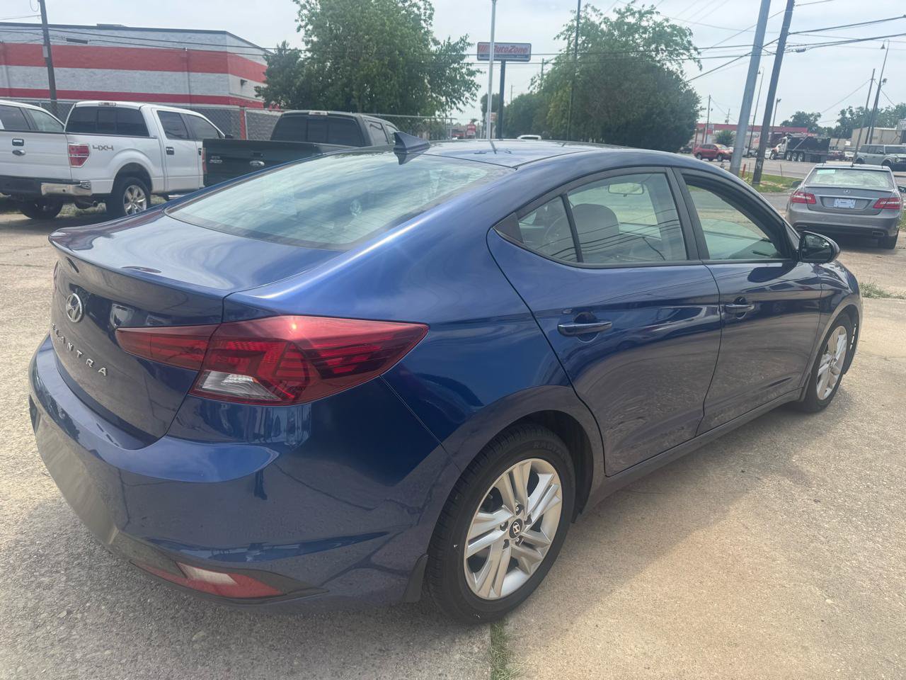 Used 2019 Hyundai Elantra SEL w/ Winter Weather Package FWD image 4