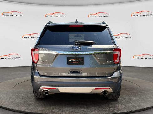 Used 2017 Ford Explorer XLT AWD/4WD image 9