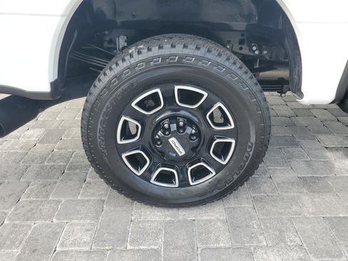 Used 2025 Ford F250 Platinum image 7