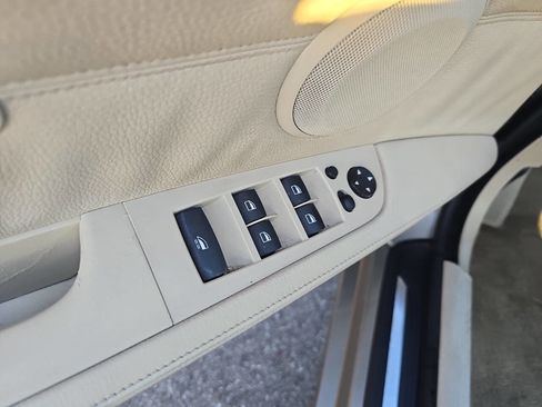 Used 2008 BMW 328i Convertible image 38