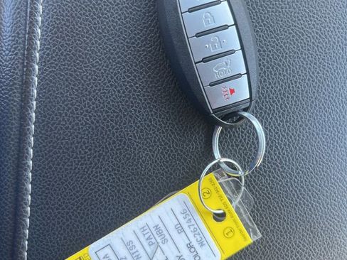 Used 2022 Nissan Pathfinder SL image 35