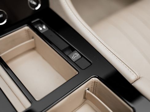 Used 2016 Aston Martin DB9 GT image 53