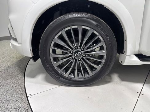 Used 2024 INFINITI QX80 Premium Select w/ Cargo Package image 10