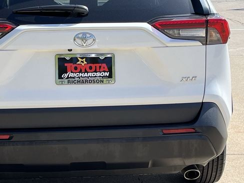 Used 2024 Toyota RAV4 XLE FWD image 6