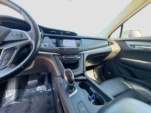 Used 2019 Cadillac XT5 Luxury image 28