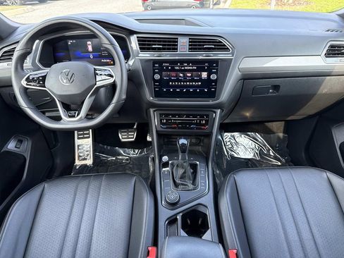 Used 2022 Volkswagen Tiguan SE R-Line image 19