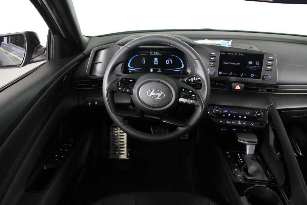 Certified 2026 Hyundai Elantra SEL Sport Premium FWD image 8