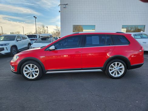 Used 2017 Volkswagen Golf Alltrack S image 4