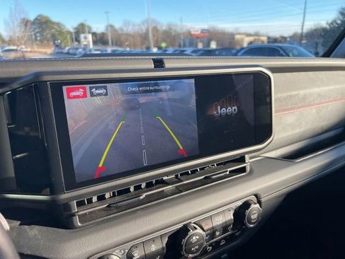 Used 2024 Jeep Wrangler Unlimited Rubicon 392 image 16