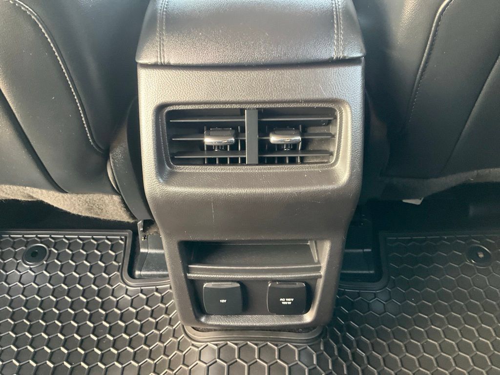 Used 2018 Ford Edge SEL w/ Equipment Group 201A FWD image 24