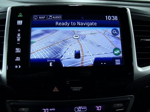 Used 2016 Honda Pilot Touring image 11