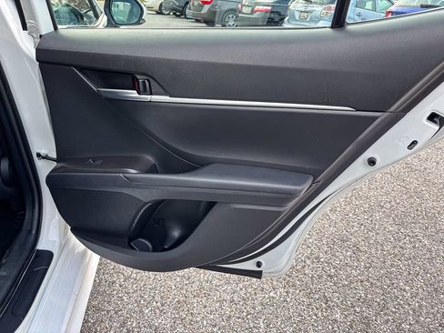 Used 2022 Toyota Camry SE image 39