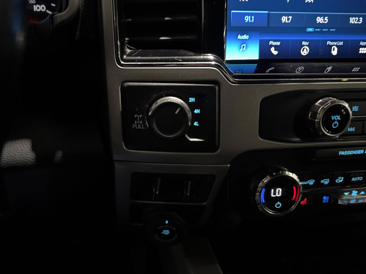 Used 2022 Ford F250 Lariat w/ Lariat Value Package AWD/4WD image 9