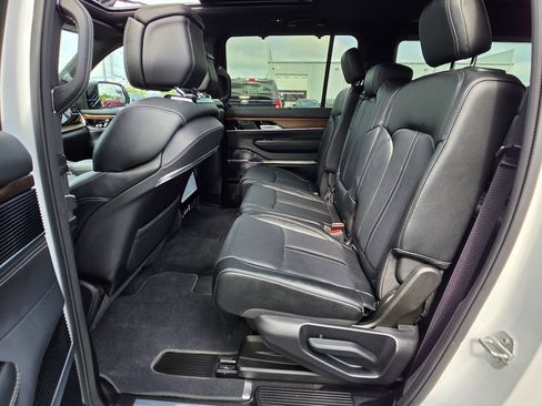 Used 2025 Jeep Grand Wagoneer 4WD w/ 8-Passenger Seating Package image 33