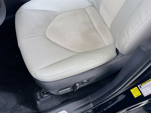 Used 2025 Toyota Grand Highlander AWD Hybrid image 19