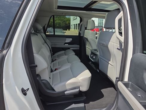 Used 2025 Ford Expedition Max Active AWD/4WD image 16