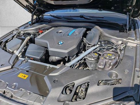 Used 2021 BMW 530e xDrive w/ Convenience Package image 24