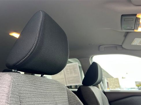 Used 2023 Nissan Rogue SV image 22