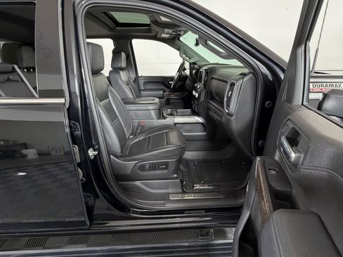 Used 2021 GMC Sierra 2500 Denali w/ Denali Black Diamond Edition image 6