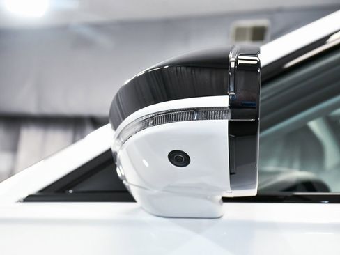 Used 2023 Audi S8 w/ S8 Comfort Plus Package image 92