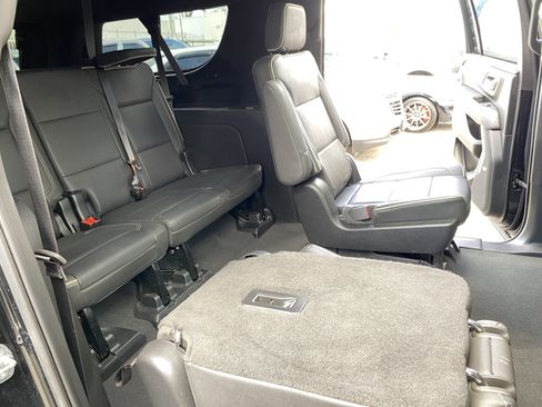 Used 2022 Chevrolet Suburban Premier w/ Max Trailering Package RWD image 21