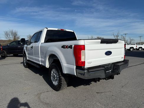 Used 2019 Ford F250 XLT w/ XLT Value Package image 4