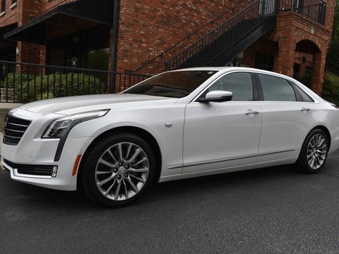 Used 2018 Cadillac CT6 Luxury AWD/4WD image 2