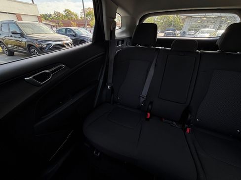 Used 2025 Kia Sportage LX image 42