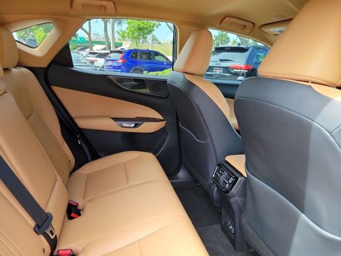 Used 2025 Lexus NX 250 FWD w/ Towing Package (2000 Lbs) image 21